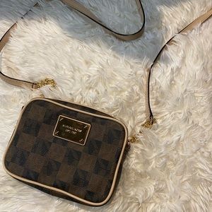 NEW Michael Kors Jet Set Signature Crossbody